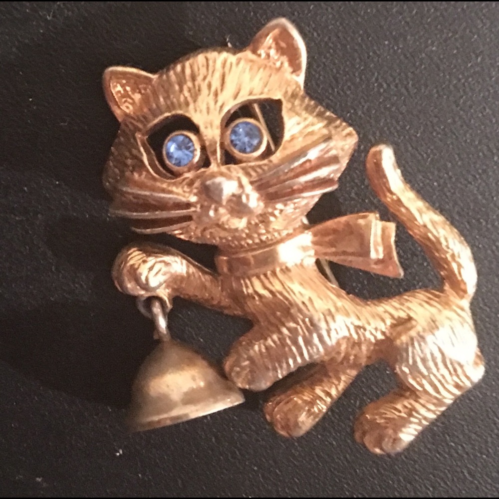 Cat with bell pin with gemstone eyes